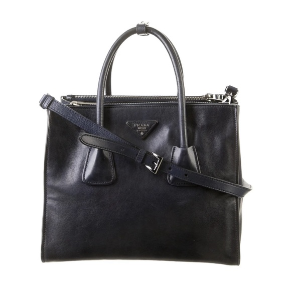 Glace Calf Twin Pocket Tote. - Picture 4 of 4